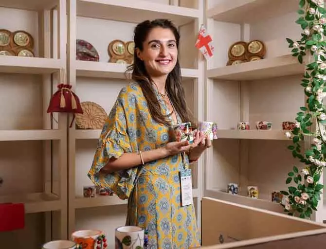 Saudi हैंडीक्राफ्ट्स वीक में जॉर्जिया की टियोना गोर्गियास्विली की सिरेमिक कला प्रदर्शित